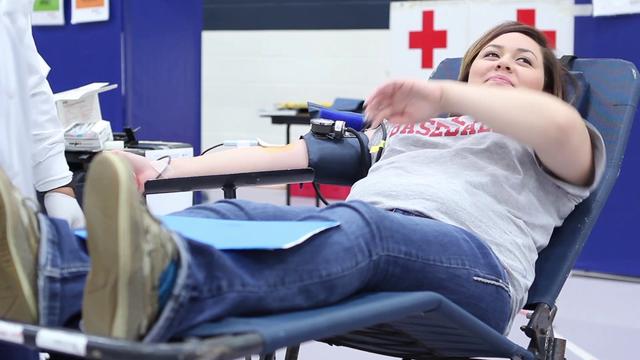 Students donate in fall blood drive