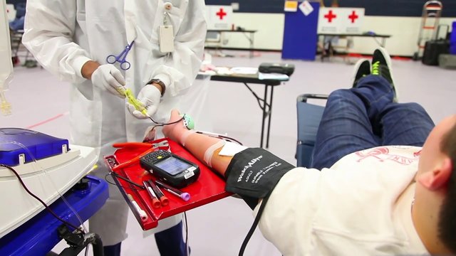 Students donate blood to Red Cross